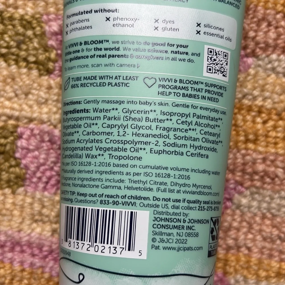 🍦HOST PICK🍦👶🏻👶🏽👶🏾Vivvi & Bloom Baby 2-in-1 face & body whip lotion sealed tube